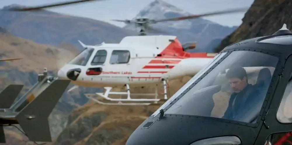 《碟中谍6：全面瓦解》幕后特辑，阿汤哥驾直升机挑战360度俯冲