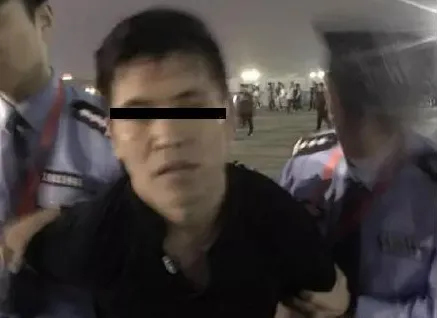 张学友演唱会又一逃犯被抓，曾诈骗11