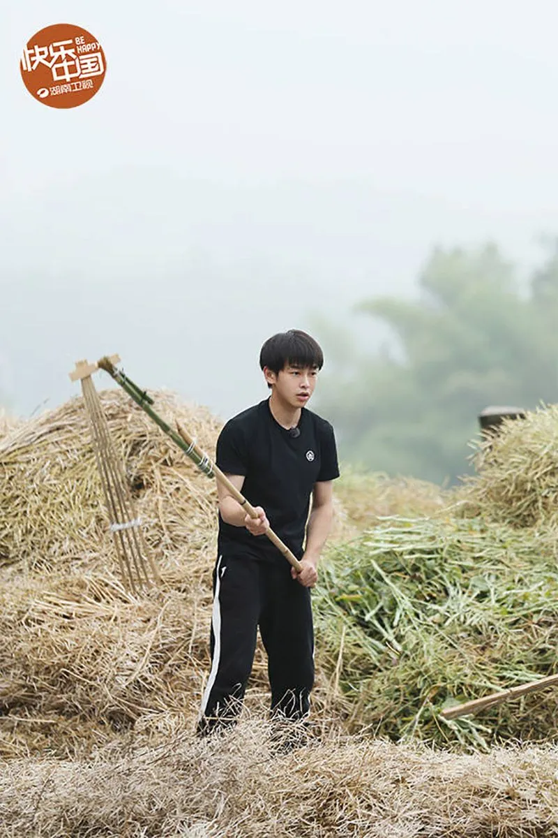 彭昱畅《向往的生活》分享拍“吻戏