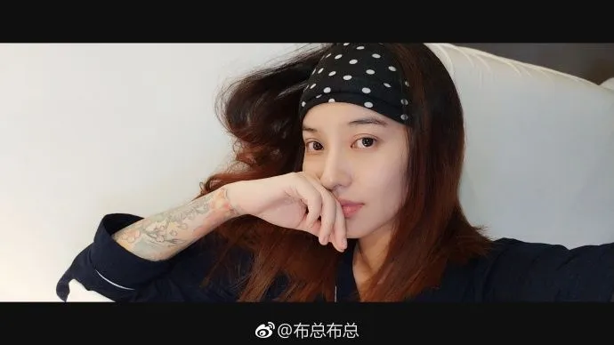 欧弟娇妻产后妊娠纹粗壮，头胎4天肚