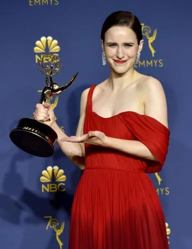 Rachel-Brosnahan-Claire-Foy-take-home-top-awards-at-the-Emmys_1_1.webp