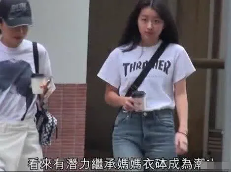 陈奕迅14岁女儿被曝早恋，徐濠萦的回